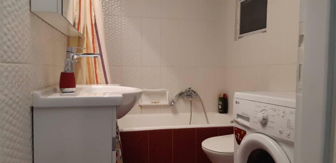 Ani'S Apartments Атина Екстериор снимка